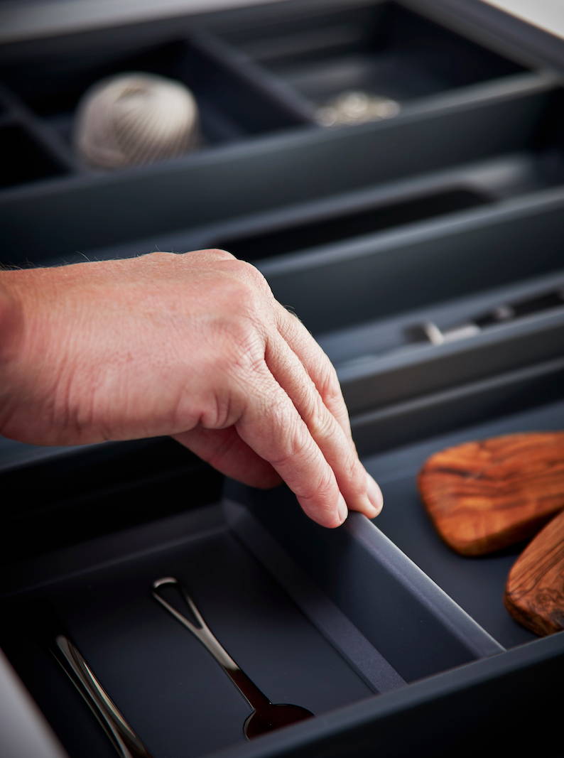 * The-Move-drawer.jpg * The-Move-drawer.jpg
